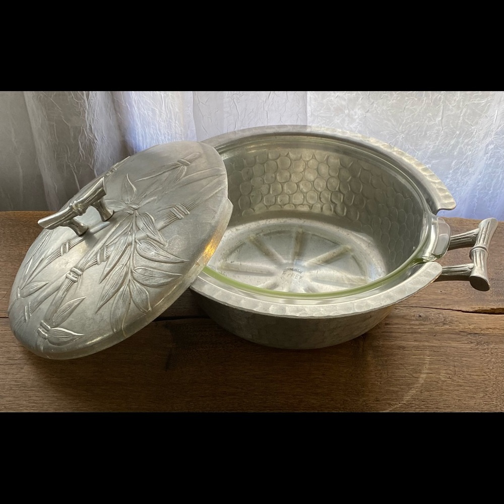 Vintage everlast hammered aluminum bamboo covered casserole dish